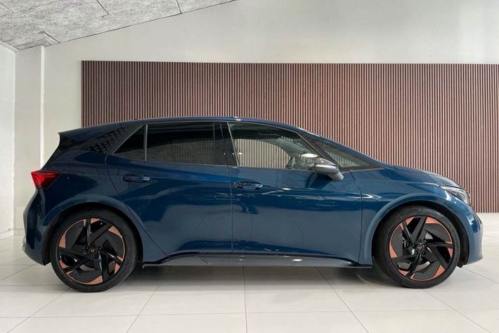 Blå Cupra Born fra 2022