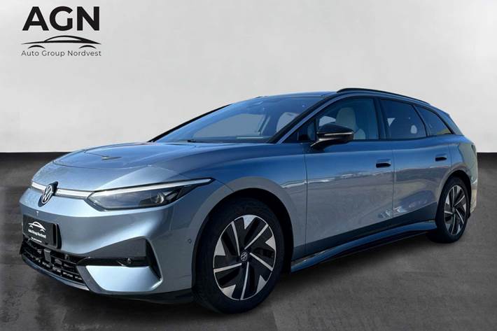 Blå VW ID.7 fra 2025 set udefra