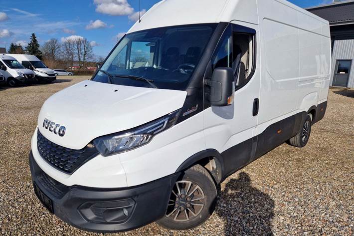 undefined Iveco Daily fra 2021 set udefra