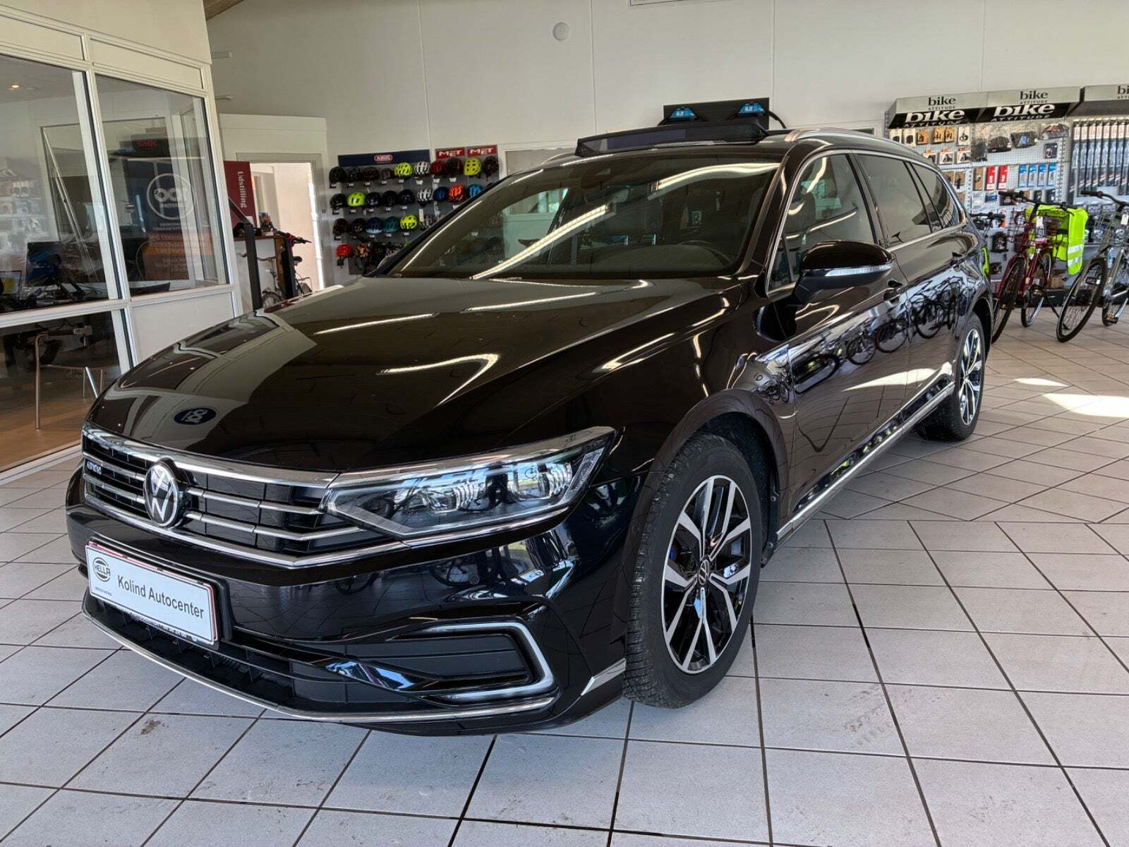 Sort VW Passat fra 2021