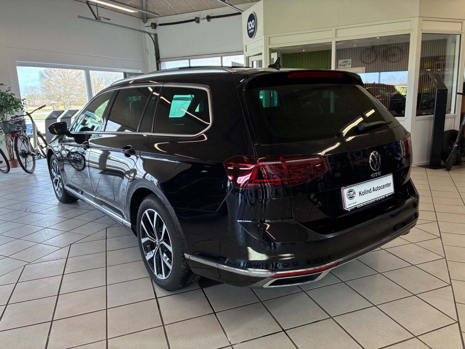 Sort VW Passat fra 2021