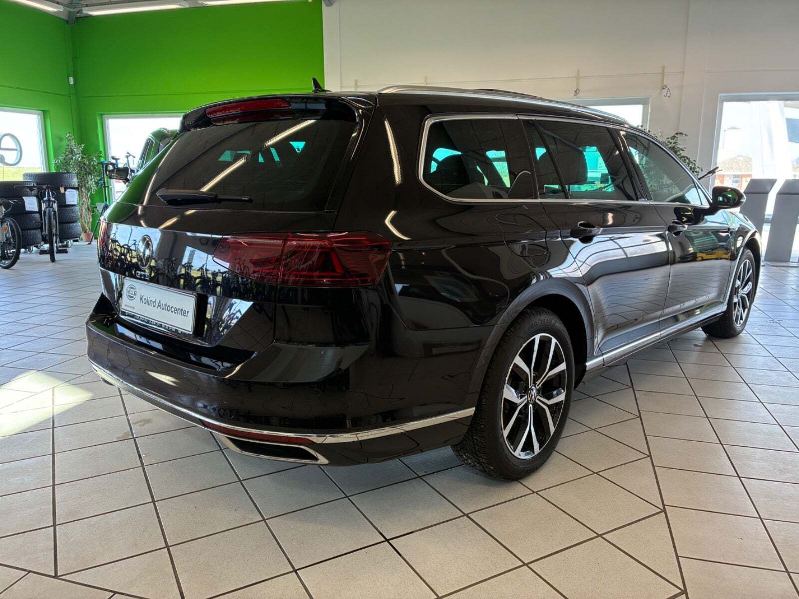 Sort VW Passat fra 2021