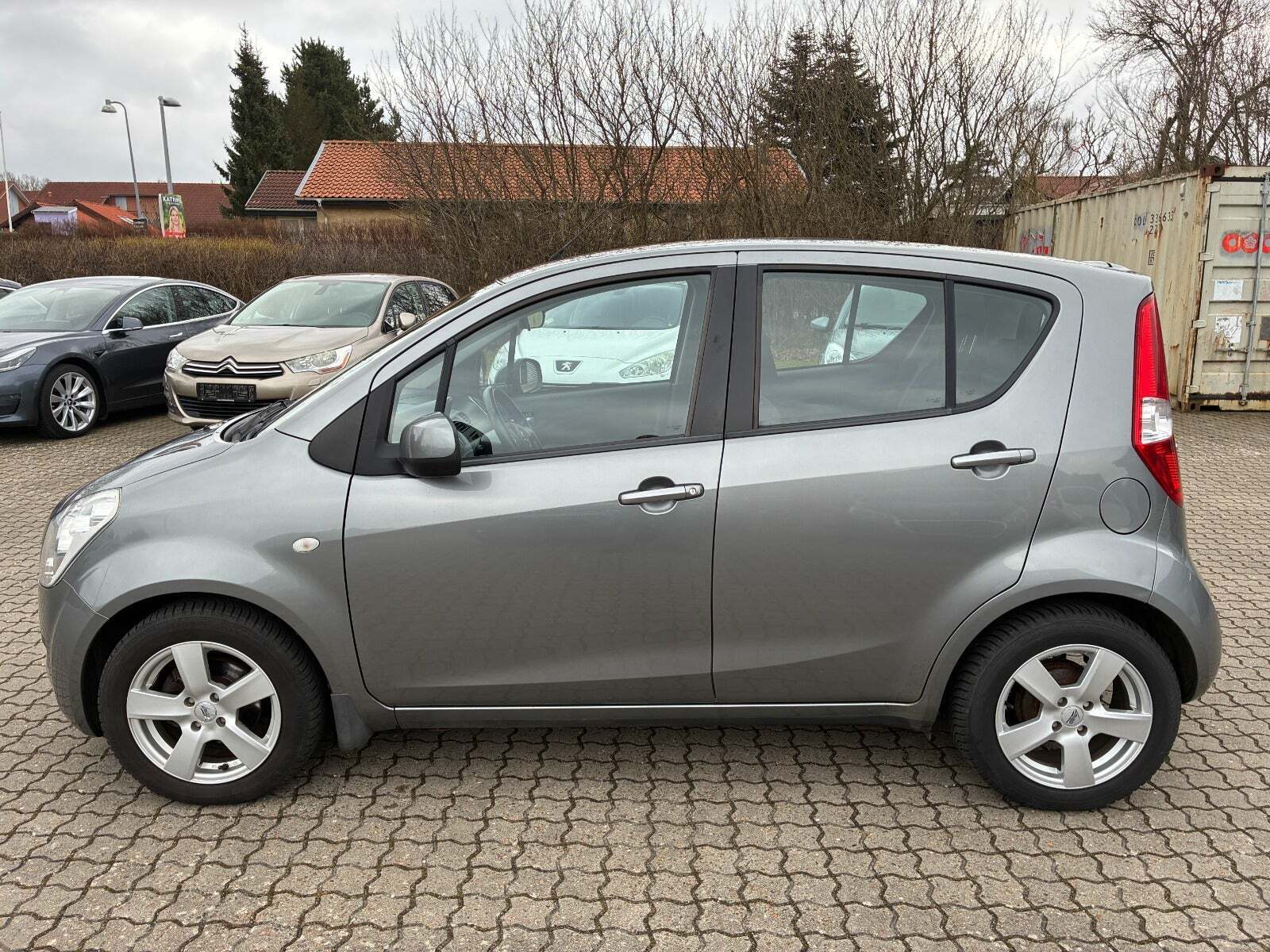 Grå Suzuki Splash fra 2010