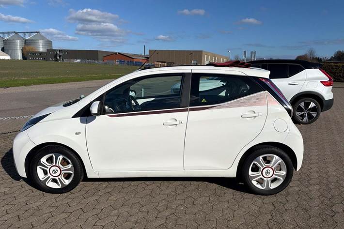 Hvid Toyota Aygo fra 2018