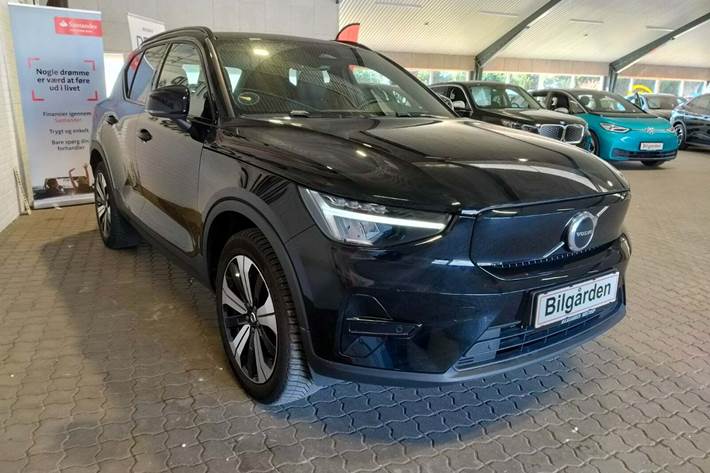 Sort Volvo XC40 fra 2023