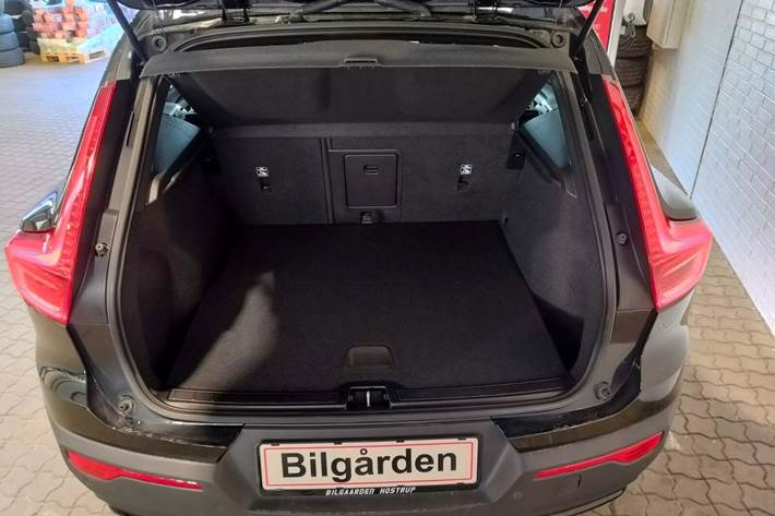 Sort Volvo XC40 fra 2023