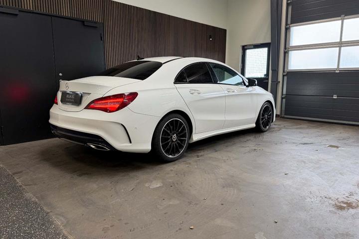 Hvid Mercedes CLA220 fra 2018