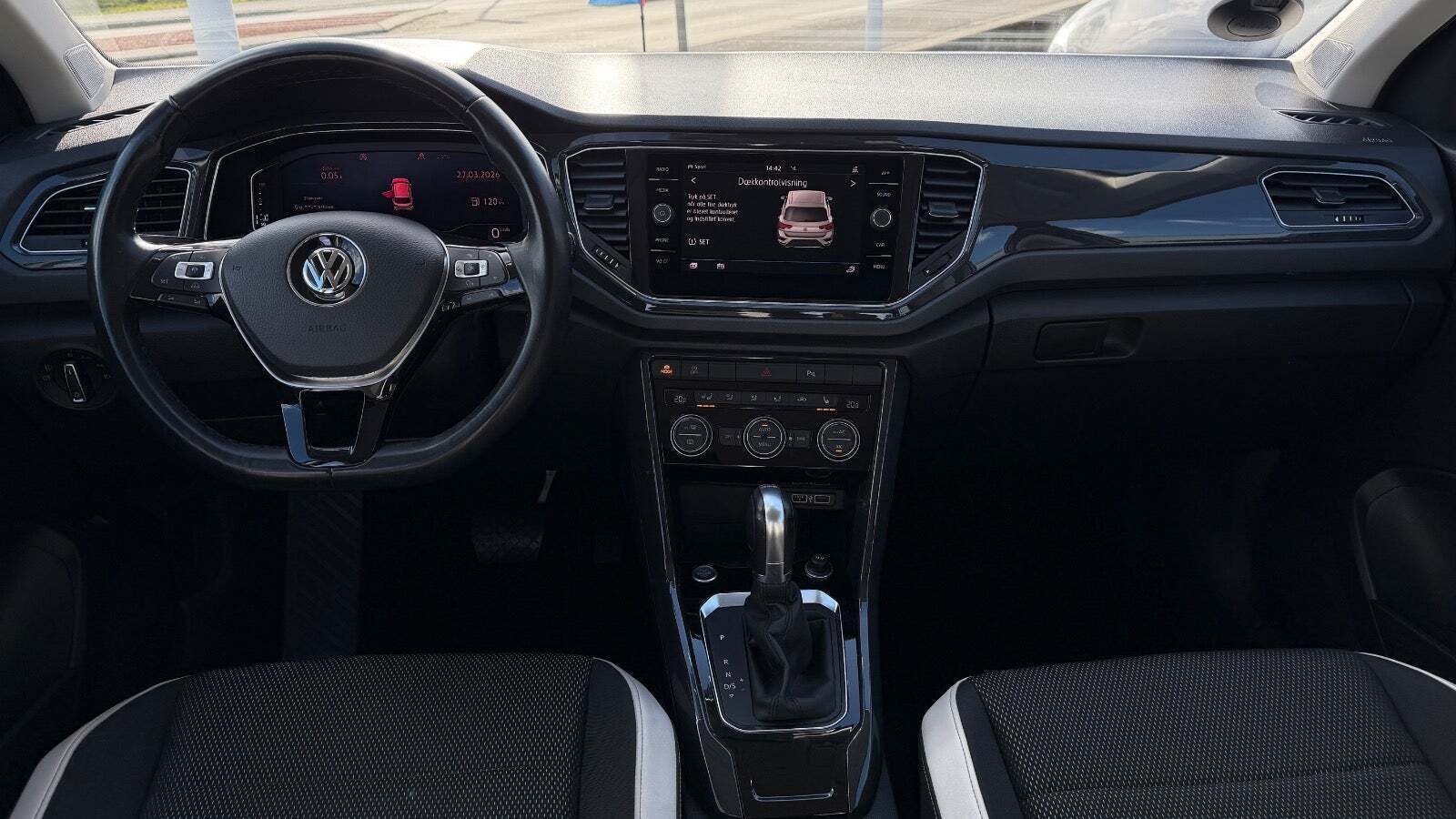 Grå VW T-Roc fra 2018