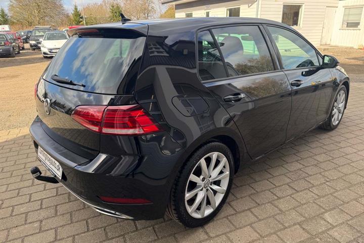 Sort VW Golf VII fra 2019