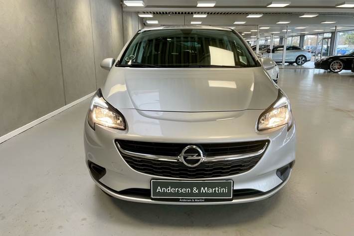 Sølv Opel Corsa fra 2018