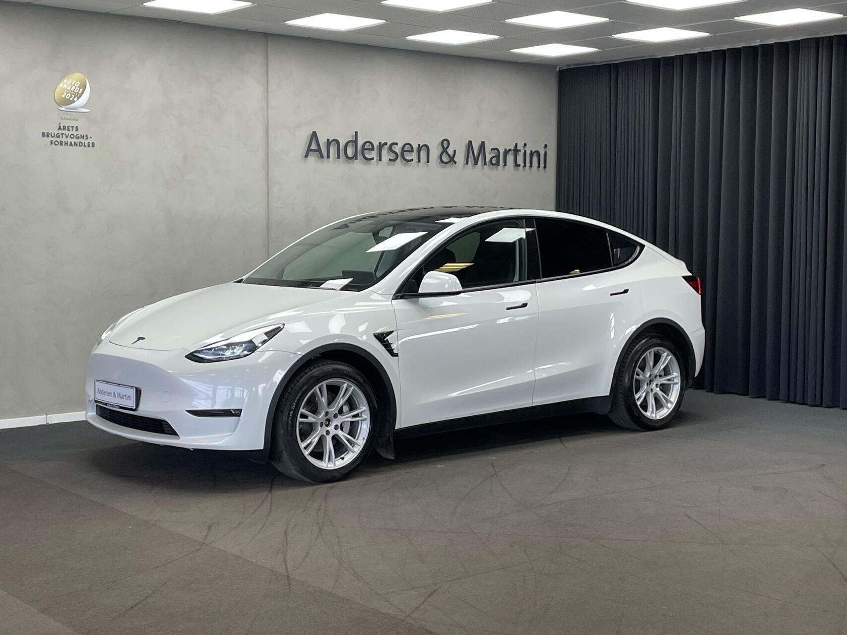 Tesla Model Y EL Long Range AWD 514HK 5d Aut.