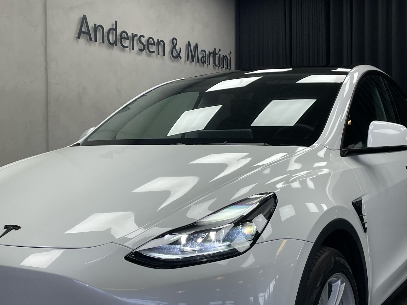 Tesla Model Y EL Long Range AWD 514HK 5d Aut.