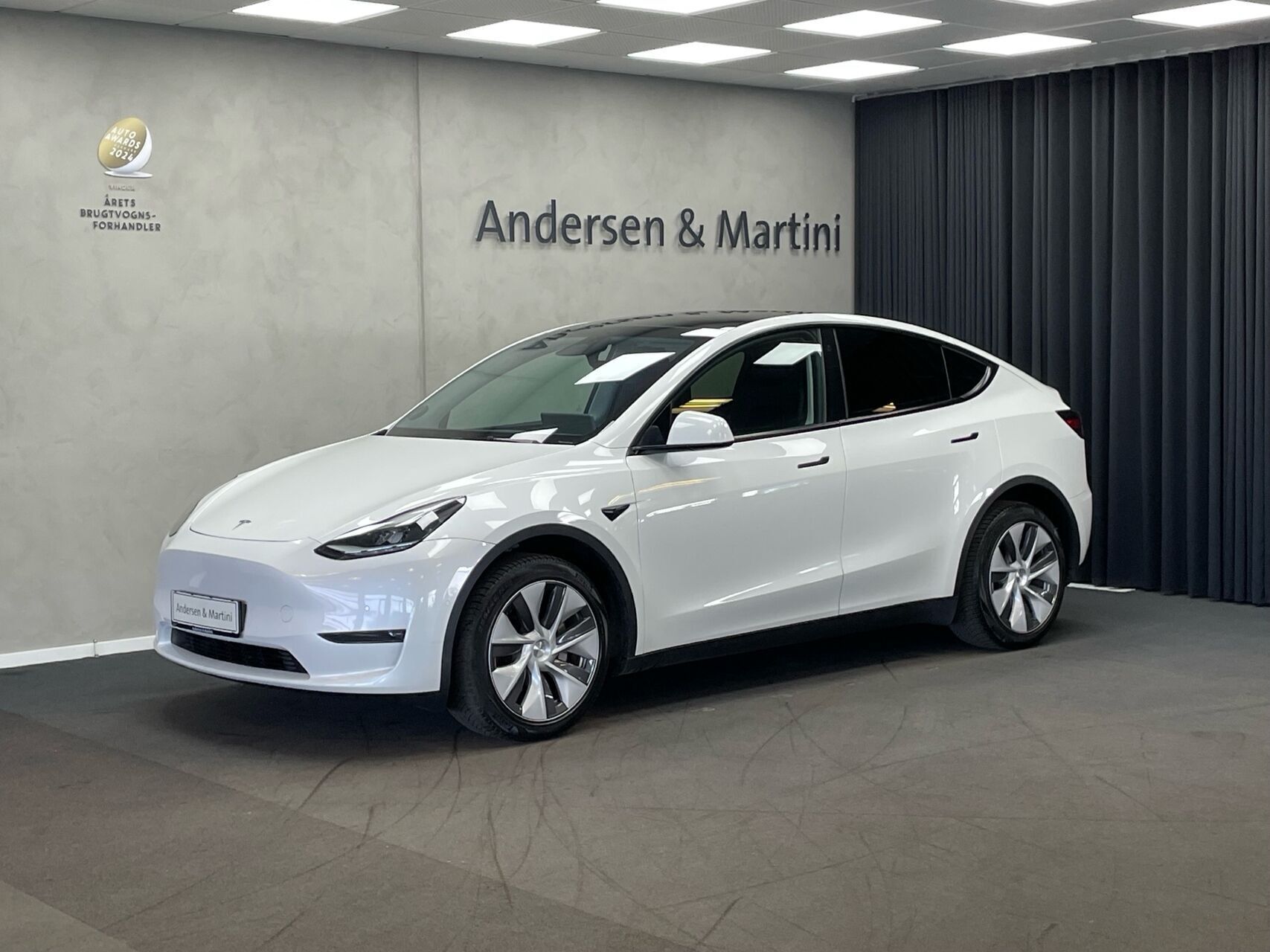 Tesla Model Y EL Long Range AWD 514HK 5d Aut.