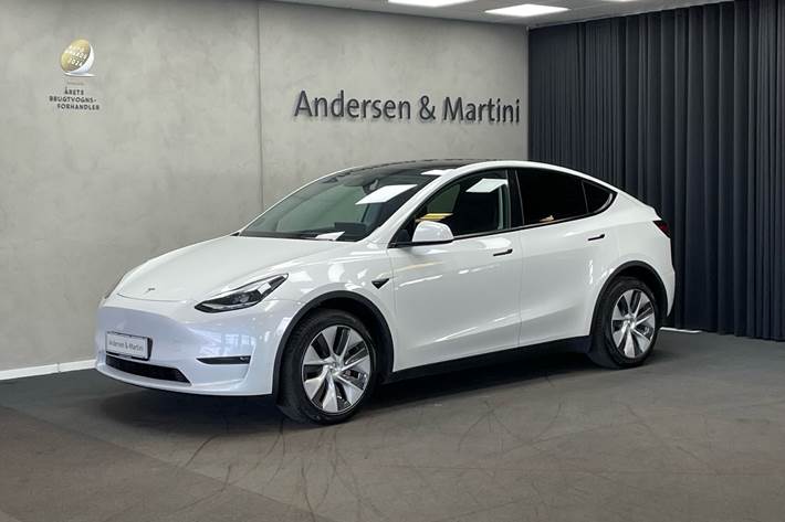 Hvid Tesla Model Y fra 2022