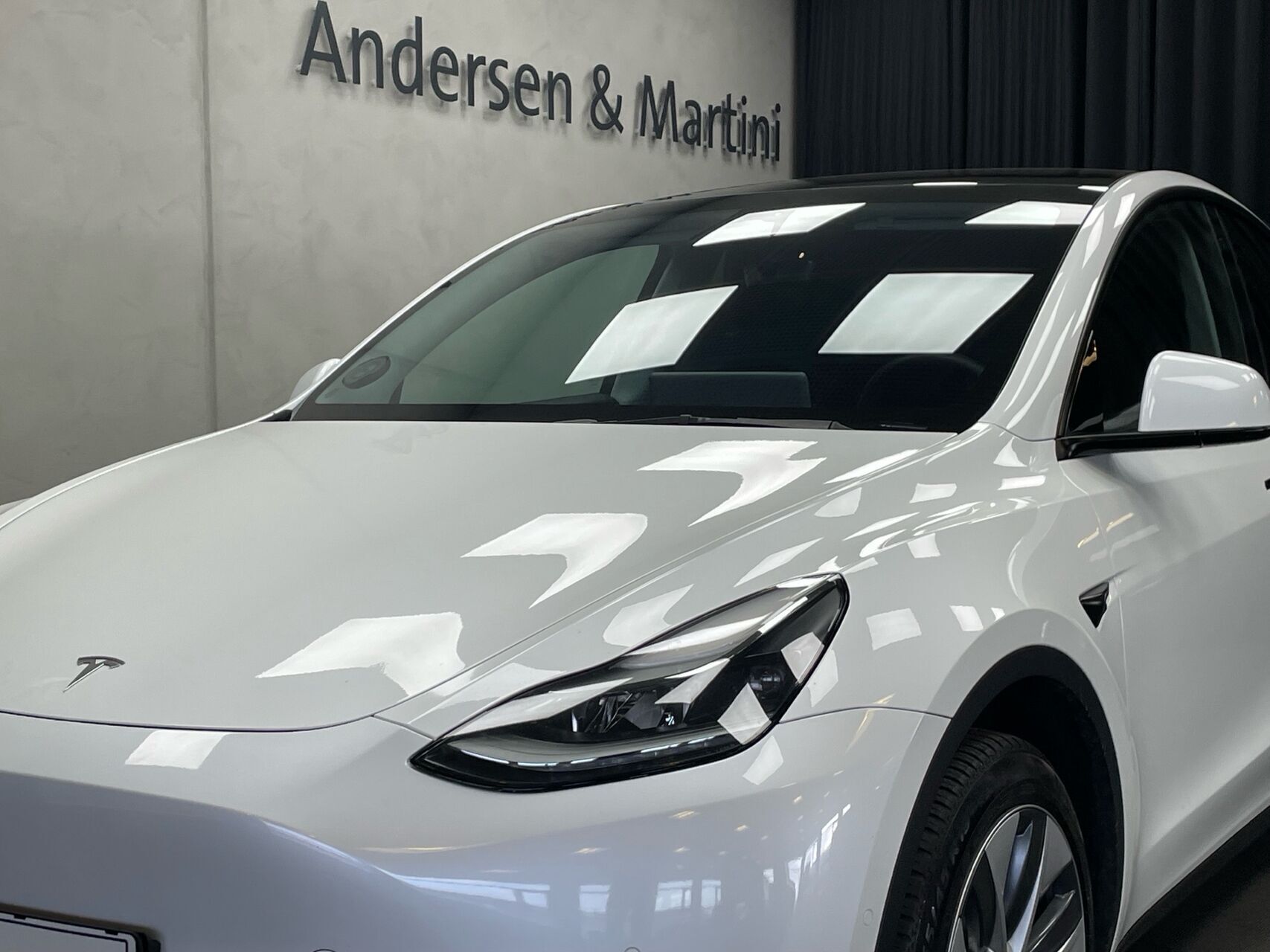 Tesla Model Y EL Long Range AWD 514HK 5d Aut.