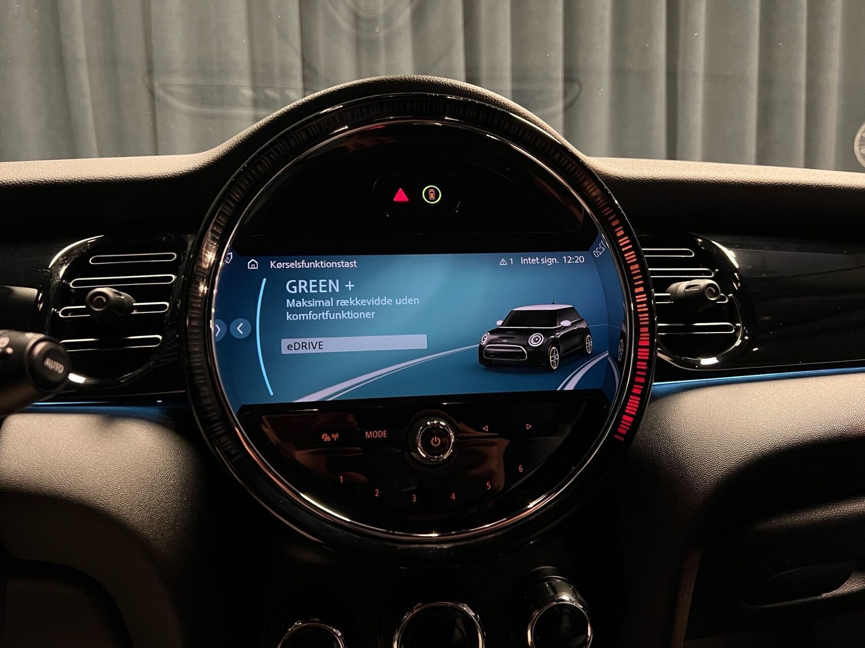 Hvid Mini Cooper fra 2022