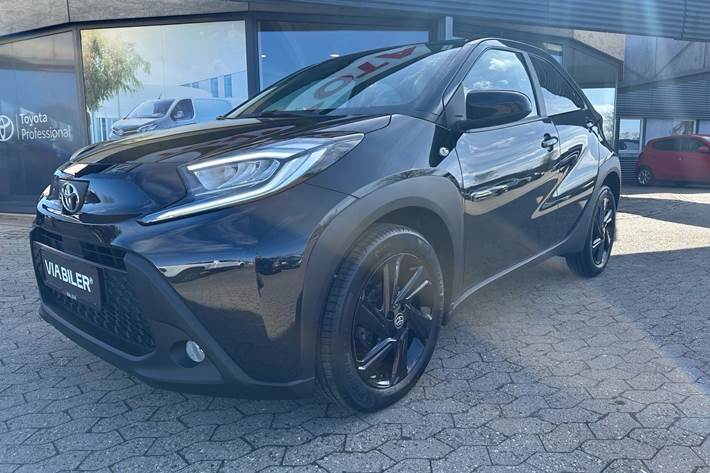 Sort Toyota Aygo X fra 2024