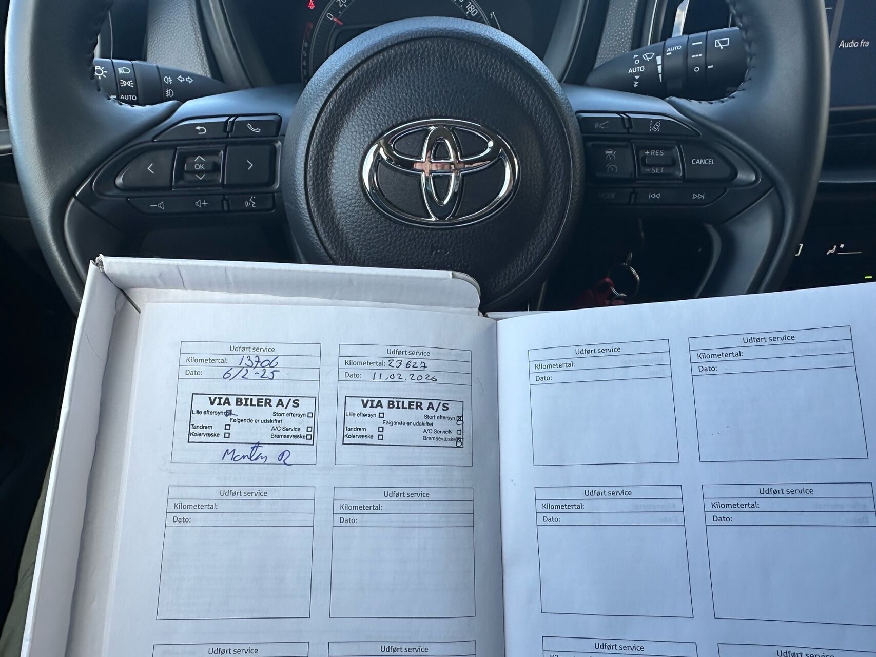 Sort Toyota Aygo X fra 2024