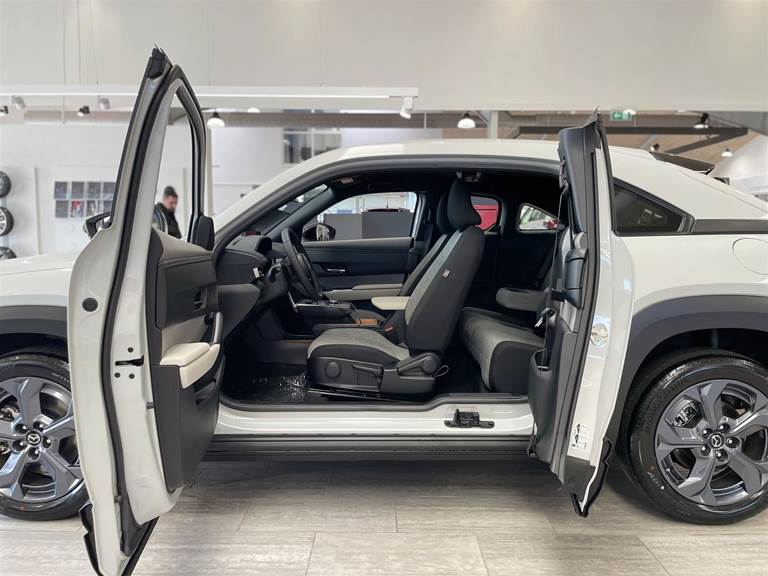 Mazda MX-30 0,8 e-Skyactiv R-EV Plugin-hybrid Exclusive-Line 170HK 5d Trinl. Gear