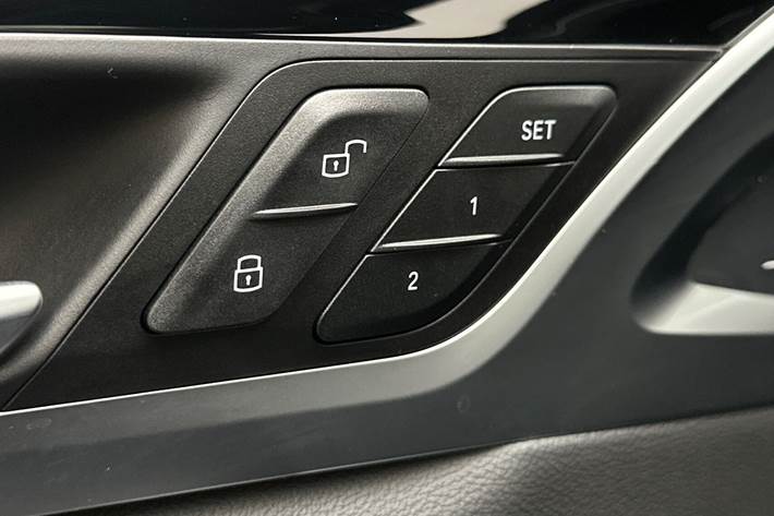 Grå BMW iX3 fra 2023