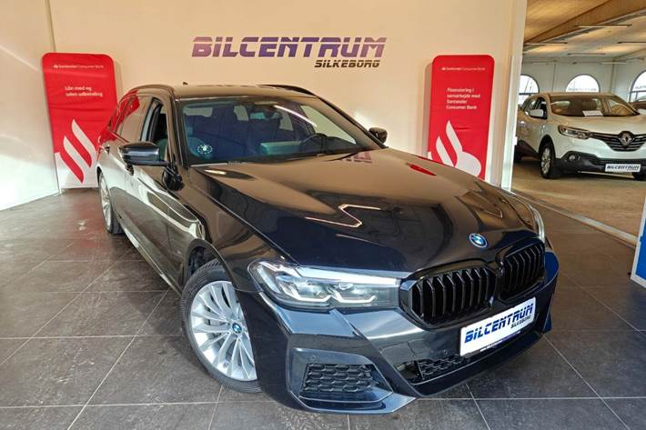 Sort BMW 530e fra 2022