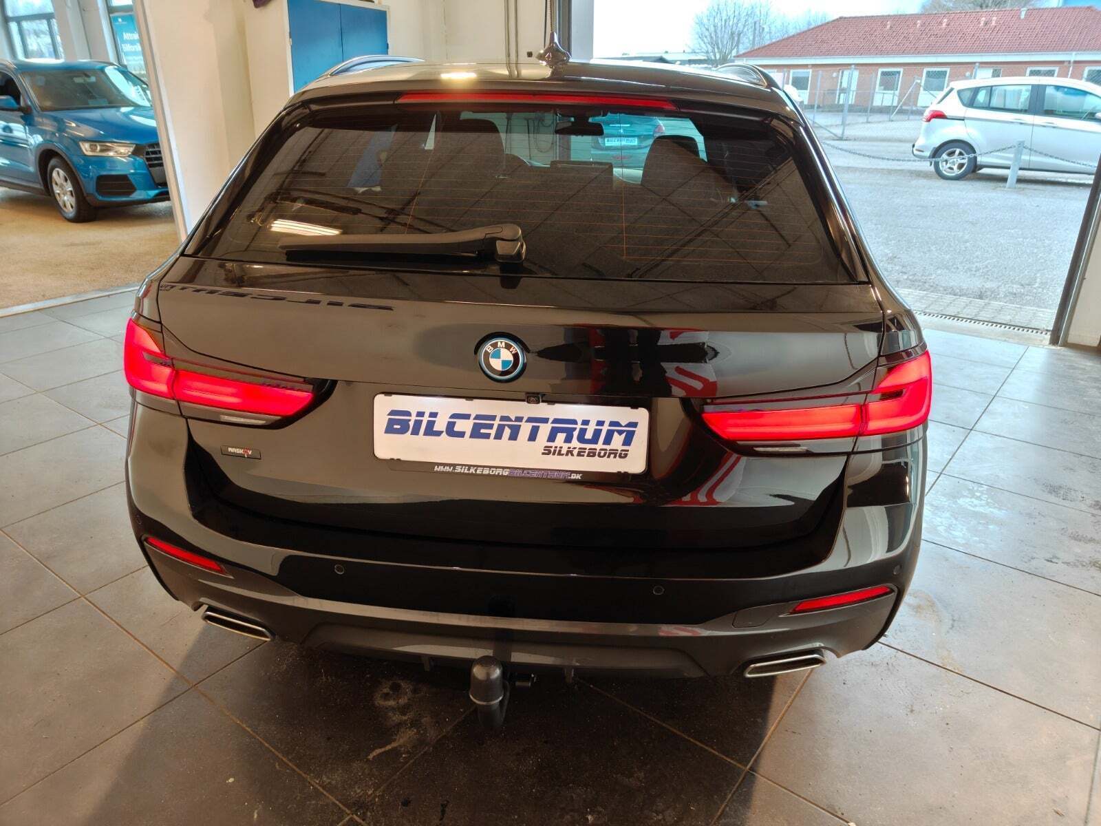 Sort BMW 530e fra 2022