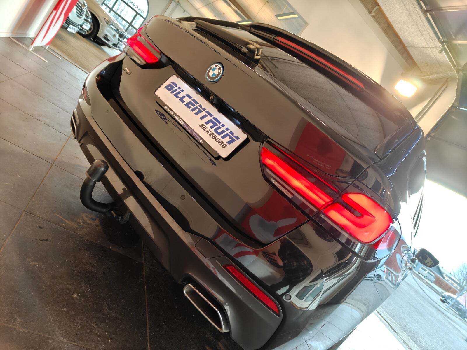 Sort BMW 530e fra 2022