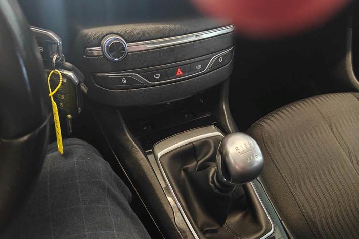 undefined Peugeot 308 fra 2015