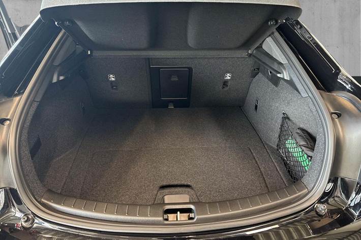 Sort Polestar 2 fra 2025