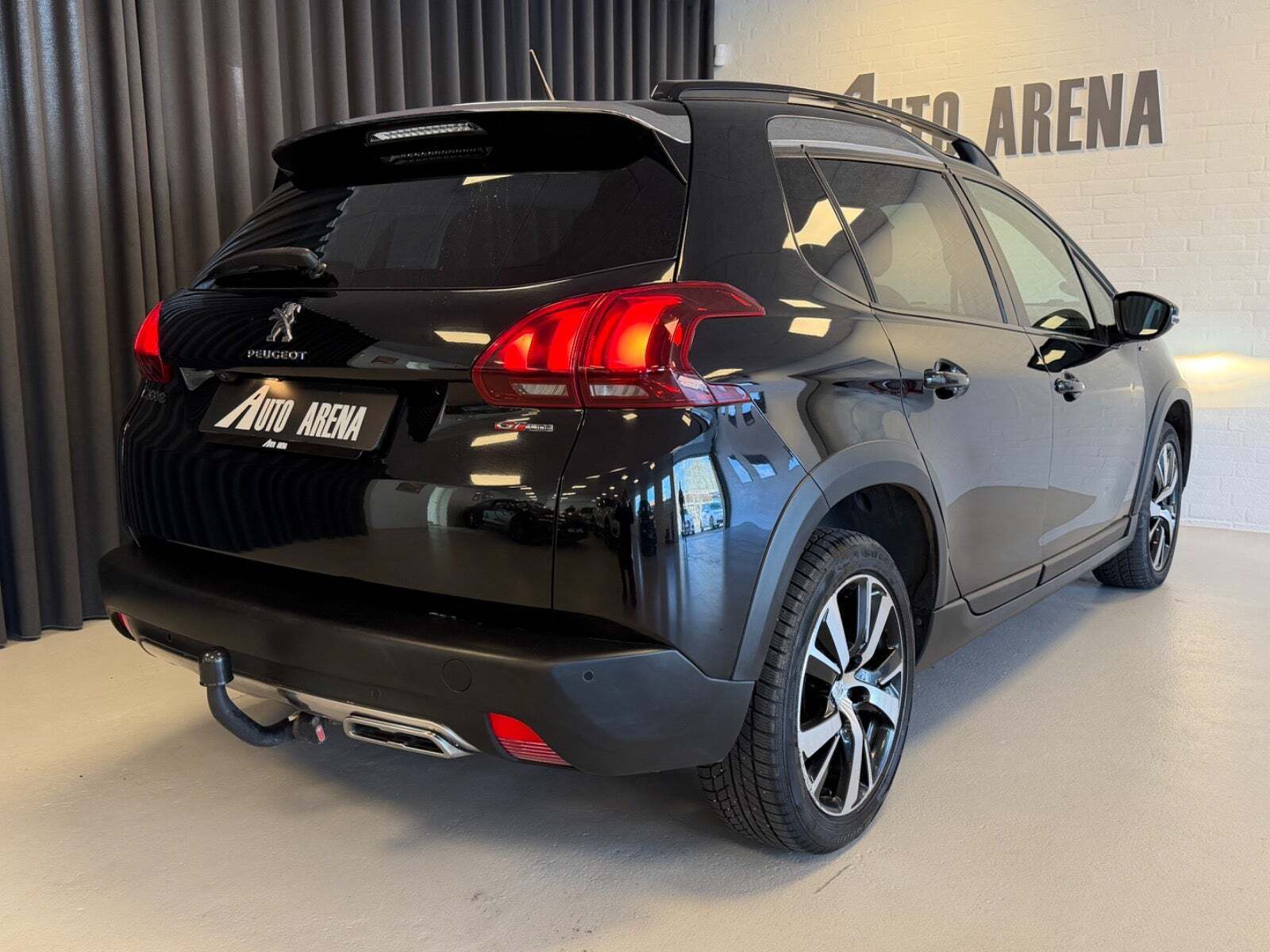 Sort Peugeot 2008 fra 2019