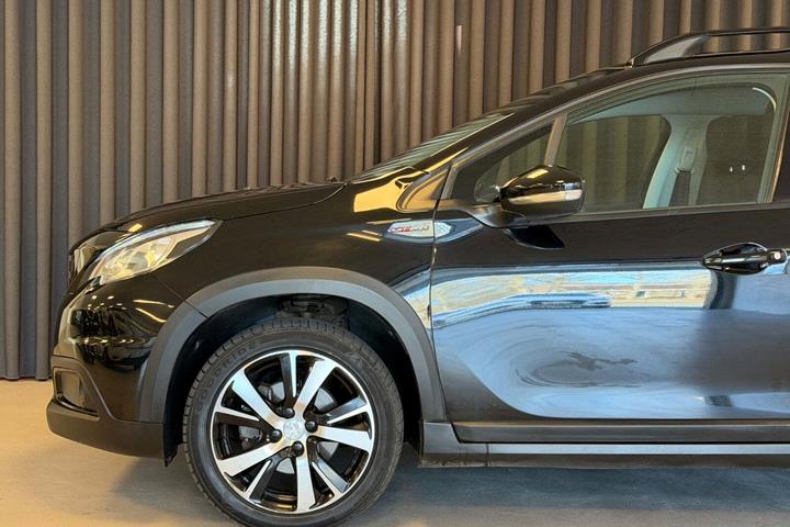 Sort Peugeot 2008 fra 2019