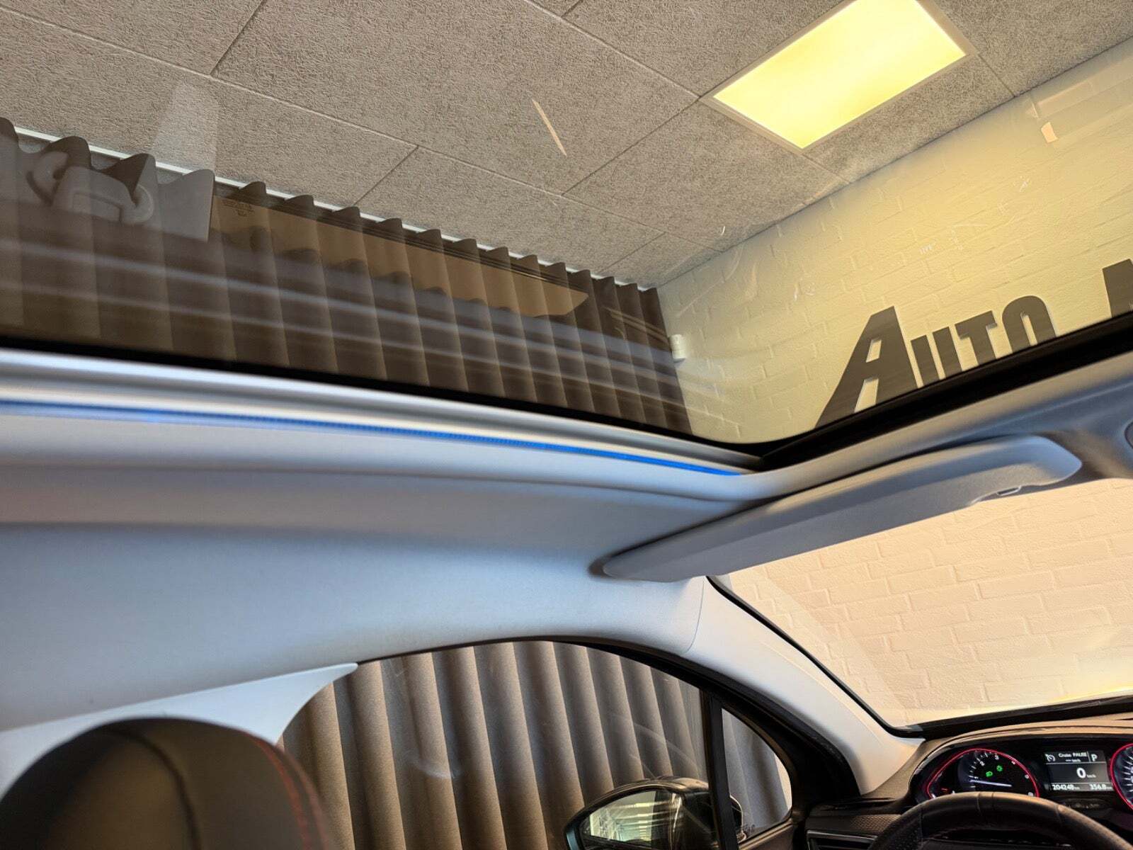 Sort Peugeot 2008 fra 2019