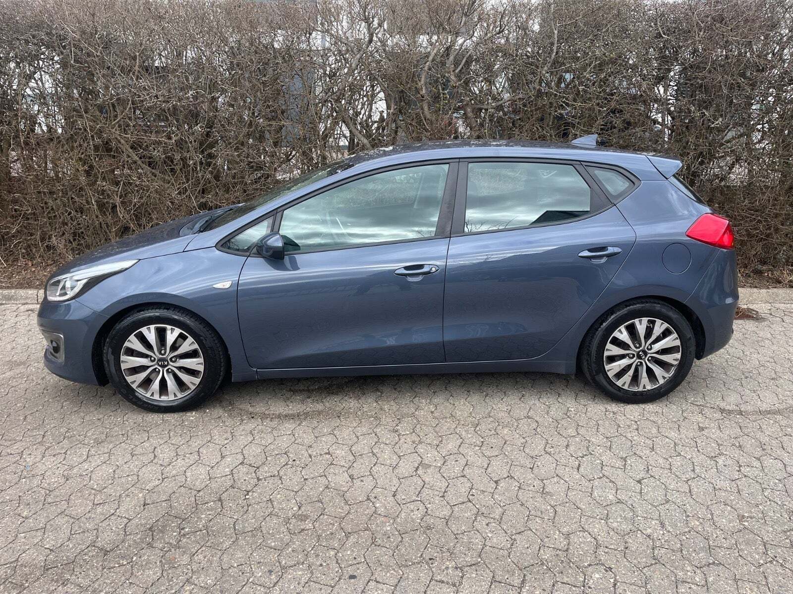 Kia Ceed 1,0 T-GDi Attraction