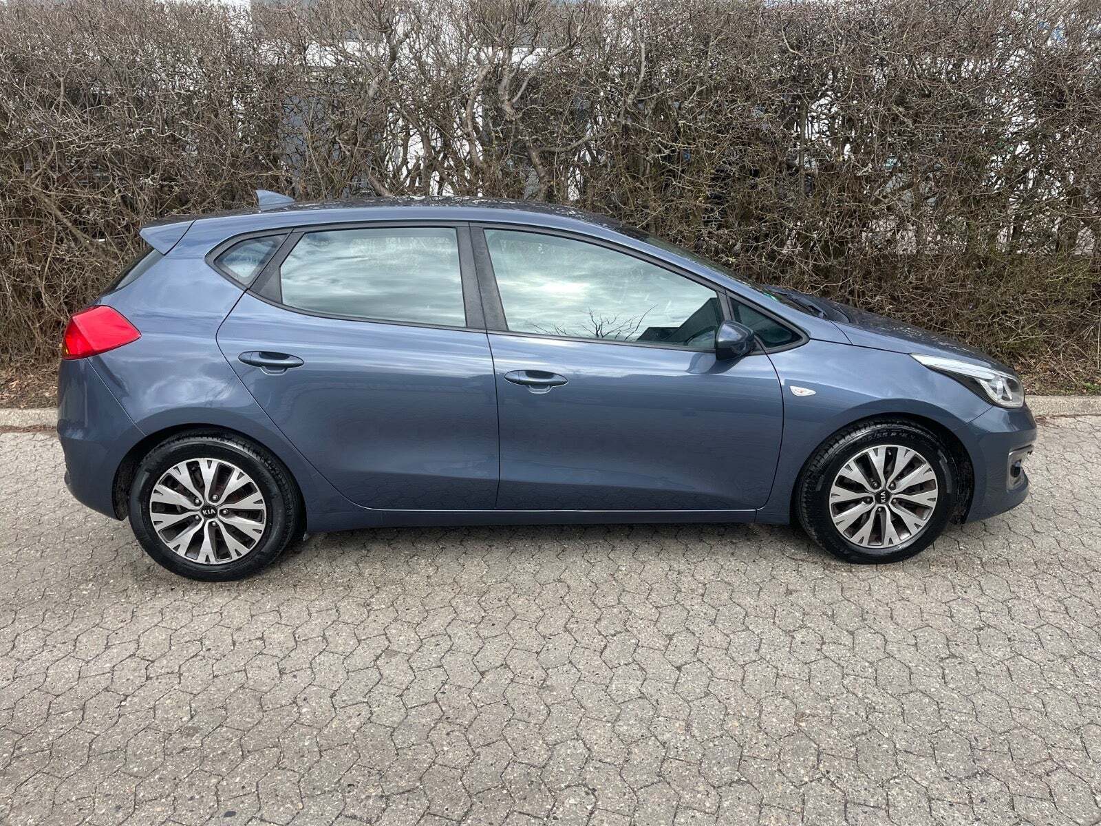 Kia Ceed 1,0 T-GDi Attraction