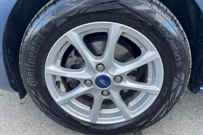 Blå Ford Fiesta fra 2020