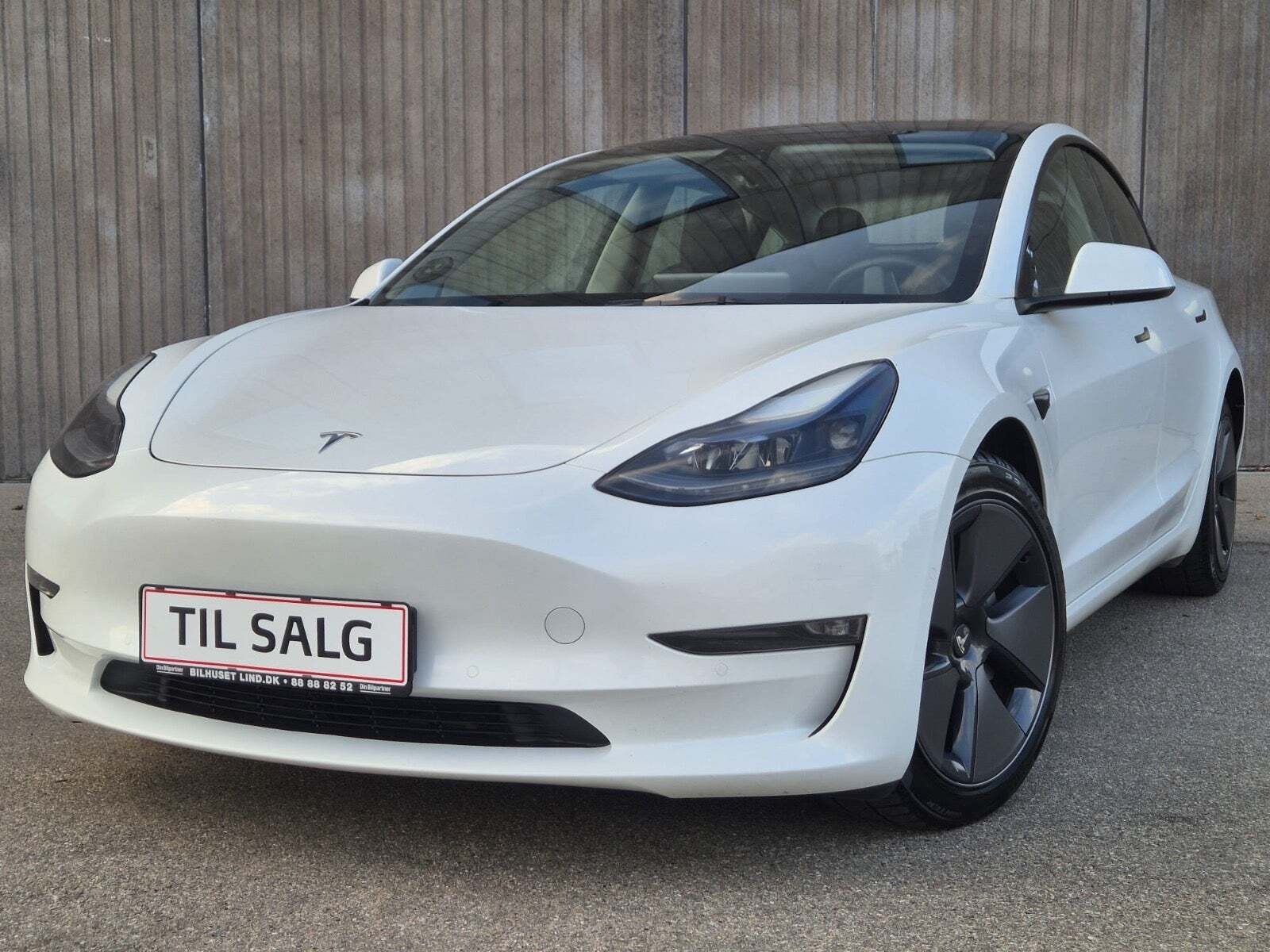 Tesla Model 3 Long Range AWD