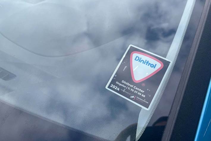 Blå Hyundai i20 fra 2021