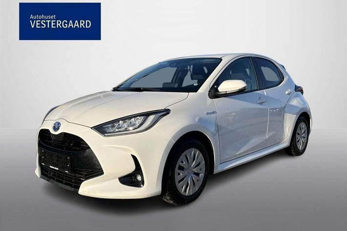 Hvid Toyota Yaris fra 2021