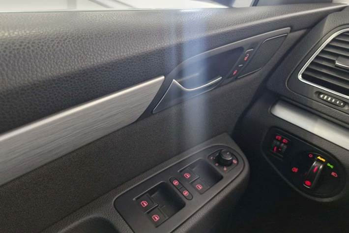 Sort VW Sharan fra 2016