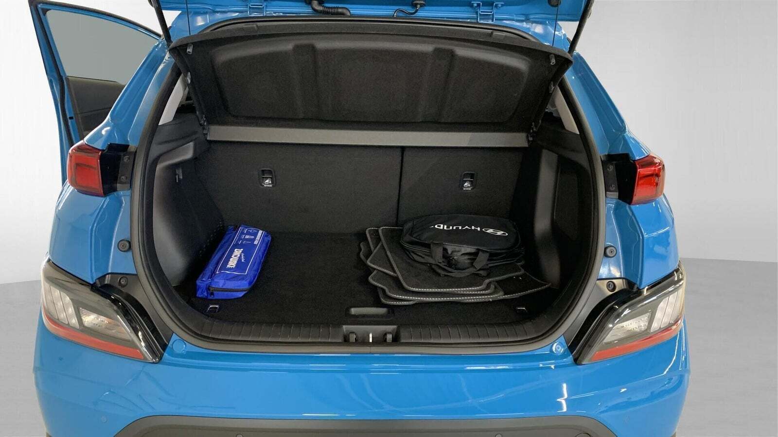 Blå Hyundai Kona fra 2021