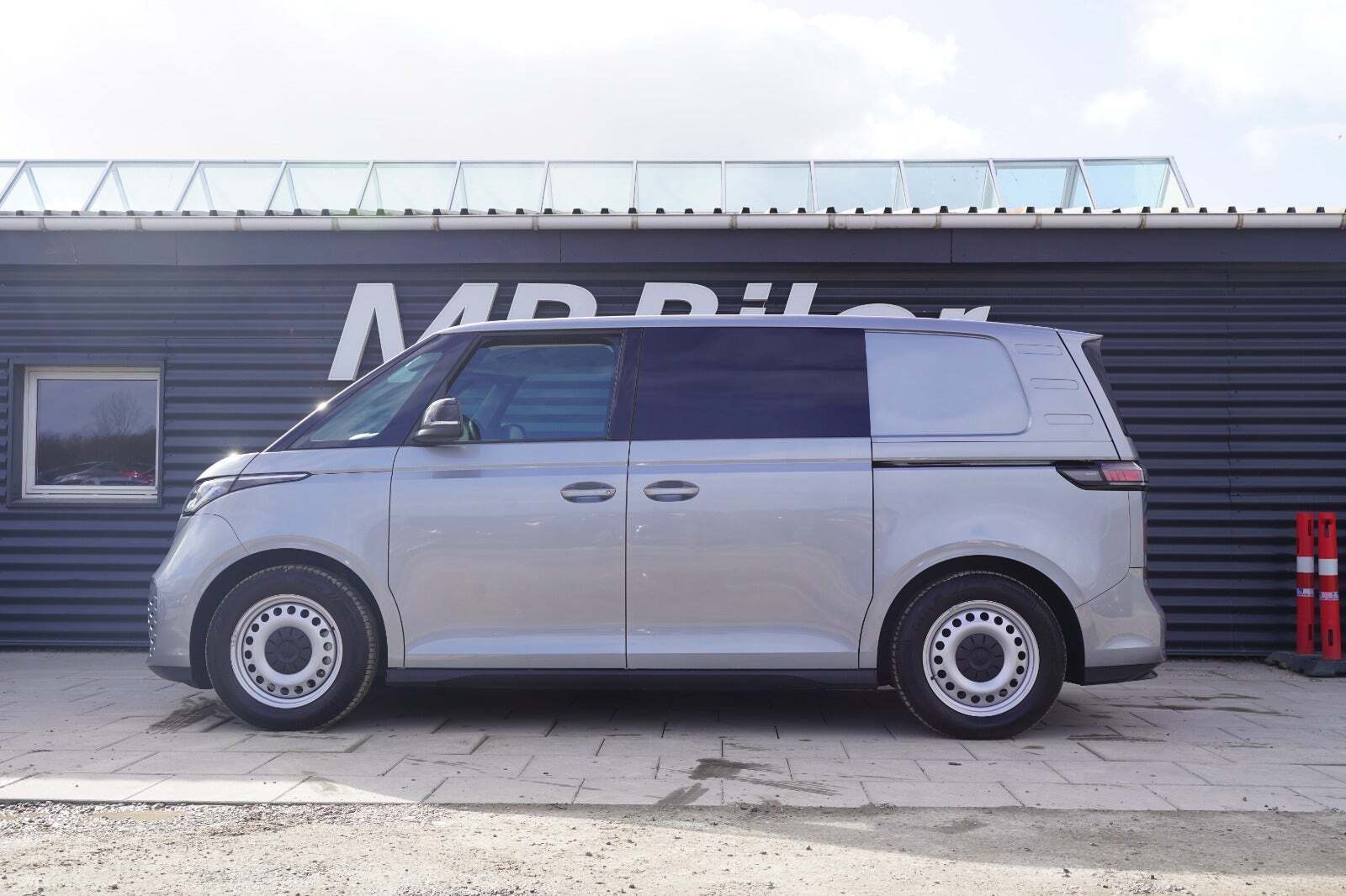 VW ID.Buzz 77 Pro Van