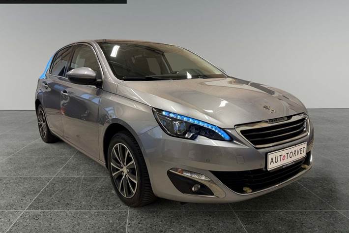 Sølv Peugeot 308 fra 2017