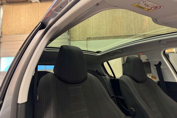 Sølv Peugeot 308 fra 2017