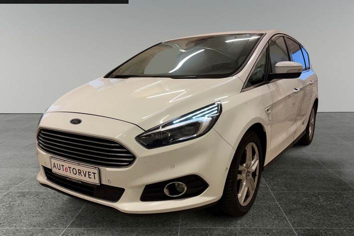 Hvid Ford S-MAX fra 2015 set udefra
