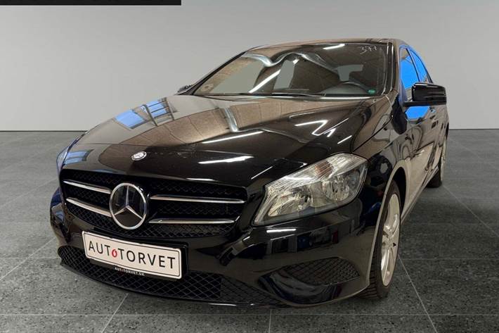 Sort Mercedes A180 fra 2015