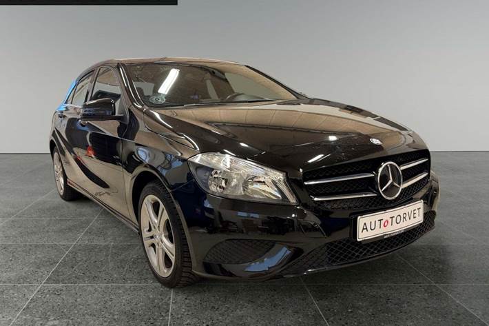 Sort Mercedes A180 fra 2015