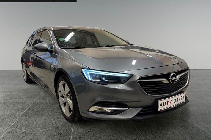 Grå Opel Insignia fra 2018
