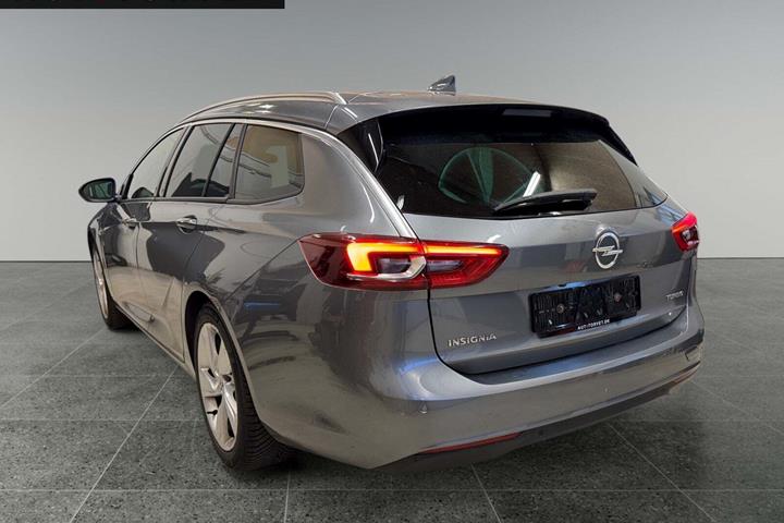 Grå Opel Insignia fra 2018
