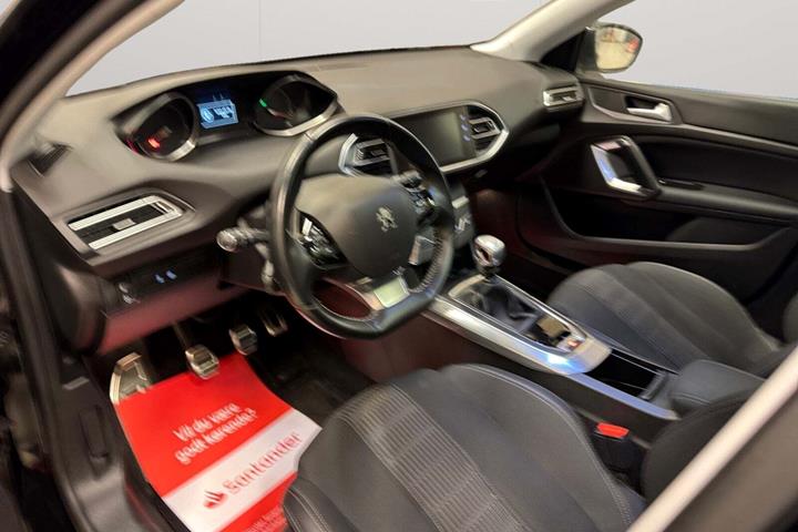 Sort Peugeot 308 fra 2019