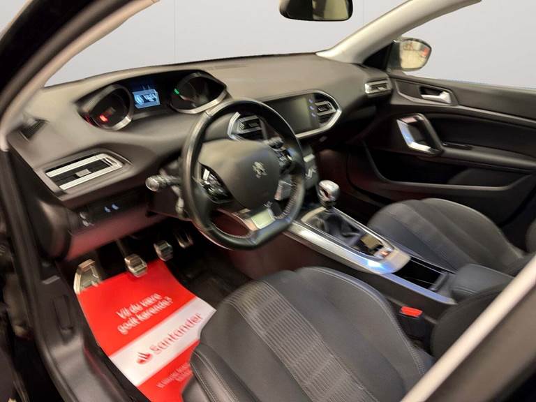 Peugeot 308 1,5 BlueHDi 130 Selection Sky